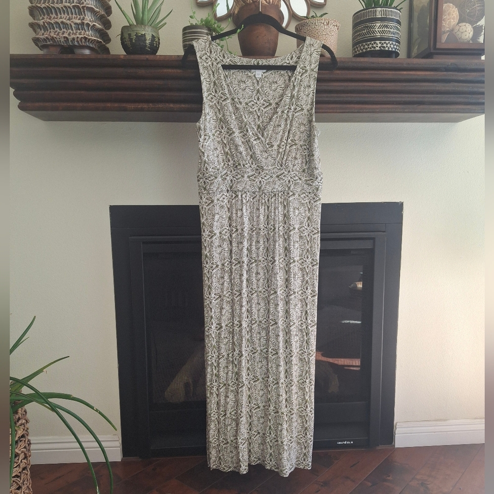 J JILL Sleeveless V-Neck Maxi Dress in Olive Green Floral Print - Size S